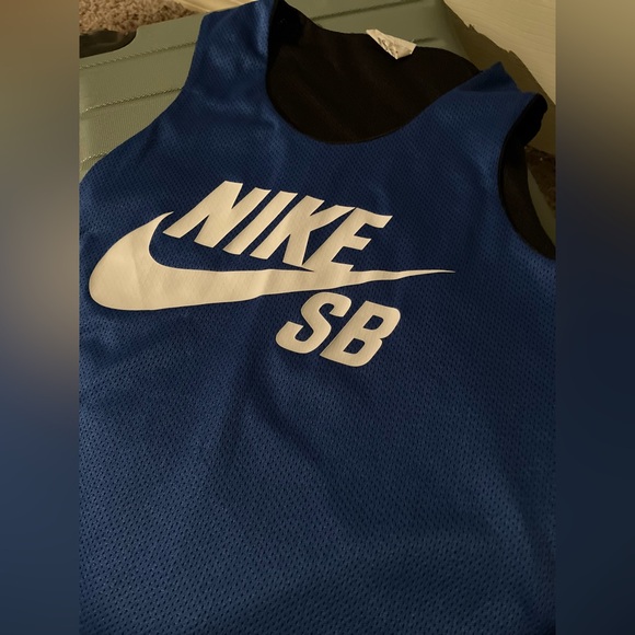 NIKE REVERSIBLE BASKETBALL JERSEY UNISEX FOR KIDS ROYAL BLUE OR BLACK SMALL - Picture 4 of 13